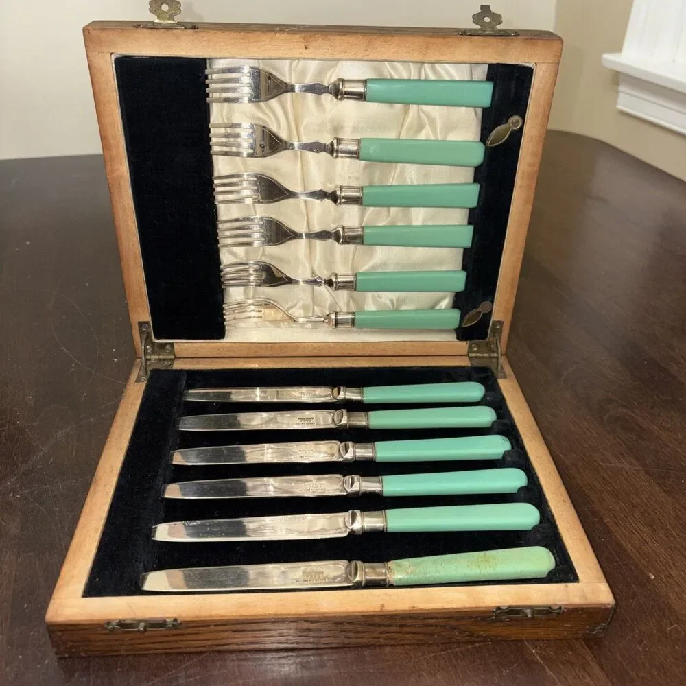 EPNS England Cutlery - Boxed, Twelve Piece Set